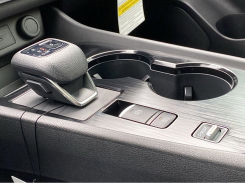 Certified 2025 Nissan Rogue SV image 14