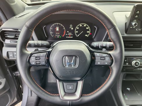 Certified 2025 Honda Pilot TrailSport image 9