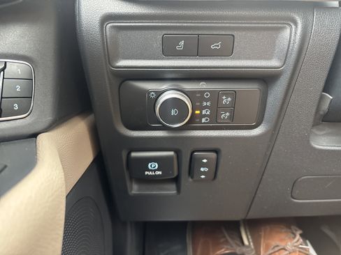 Used 2022 Ford Expedition Max Limited image 32