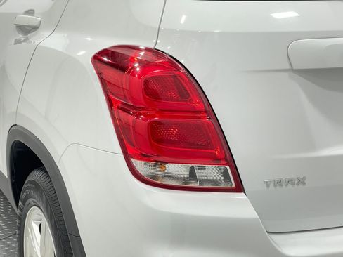 Used 2020 Chevrolet Trax LT w/ Driver Confidence Package image 33