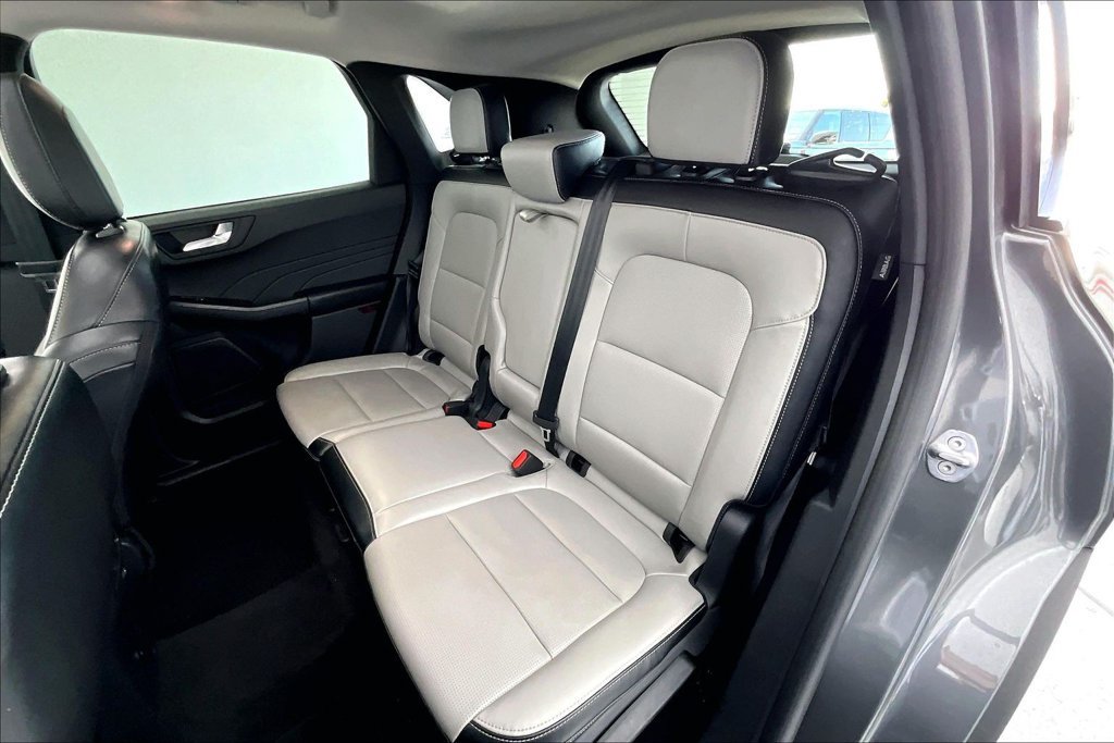 Used 2025 Ford Escape Platinum AWD/4WD image 32