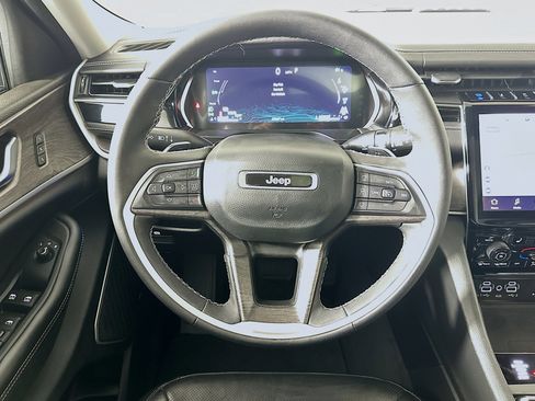 Used 2022 Jeep Grand Cherokee Limited 4xe w/ Luxury Tech Group II AWD/4WD image 18