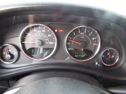 Used 2016 Jeep Wrangler Sport AWD/4WD image 10