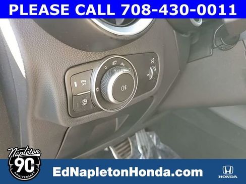 Used 2022 Alfa Romeo Stelvio Veloce image 10