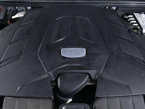 Certified 2023 Porsche Cayenne AWD/4WD image 26