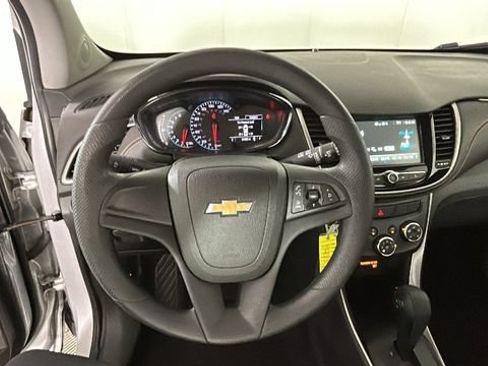Used 2017 Chevrolet Trax LS FWD image 15