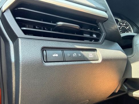 Used 2022 Nissan Altima 2.5 SR FWD image 13