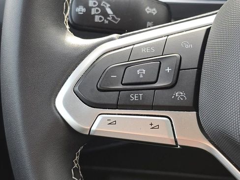 Used 2023 Volkswagen Tiguan SE AWD/4WD image 25