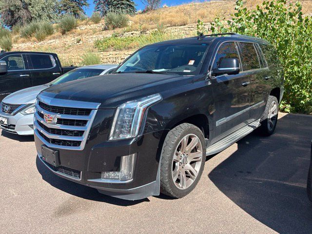 Used 2015 Cadillac Escalade Luxury AWD/4WD image 2