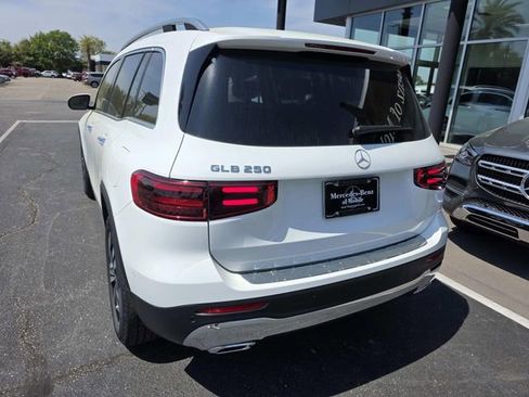 New 2026 Mercedes-Benz GLB 250 image 3