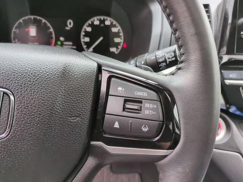 Used 2025 Honda Odyssey EX-L image 16