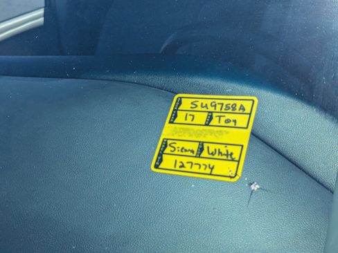 Used 2017 Toyota Sienna LE FWD image 29