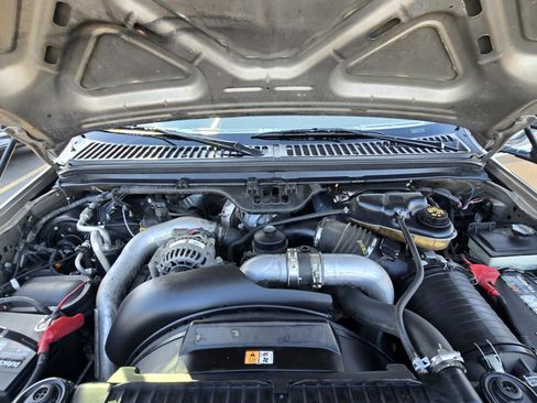 Used 2004 Ford F250 XL image 16