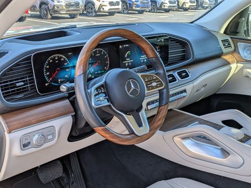 Used 2023 Mercedes-Benz GLS 450 4MATIC image 12