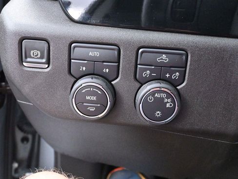 Used 2025 Chevrolet Silverado 1500 LT AWD/4WD image 21