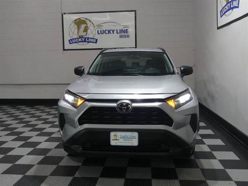 Used 2021 Toyota RAV4 LE FWD image 2