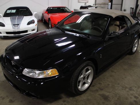 Used 1999 Ford Mustang Cobra RWD image 18