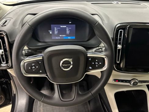 Used 2023 Volvo XC40 B5 Plus w/ Driver Assist Package AWD/4WD image 16