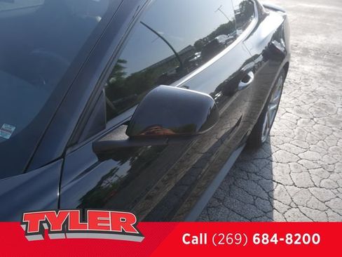 Used 2019 Ford Mustang GT Premium RWD image 11