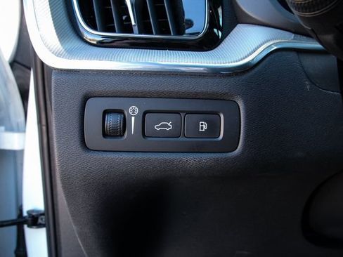 Used 2022 Volvo XC60 T8 Polestar w/ Protection Package Premier image 16