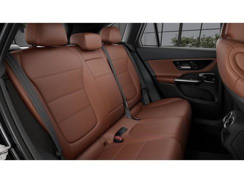 Used 2026 Mercedes-Benz GLC 300 4MATIC image 5