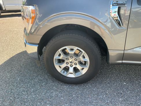 Used 2022 Ford F150 XLT w/ Equipment Group 301A Mid RWD image 9