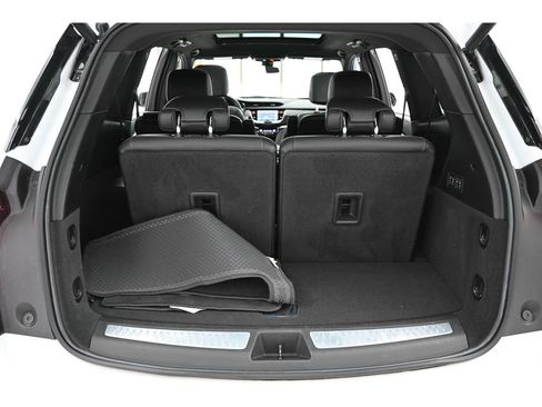 Used 2025 Cadillac XT6 Premium Luxury image 58