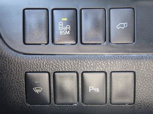 Used 2014 Toyota Highlander Limited FWD image 39
