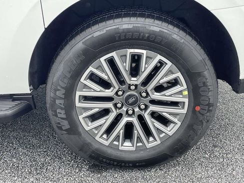New 2026 Ford Expedition Max Platinum image 21
