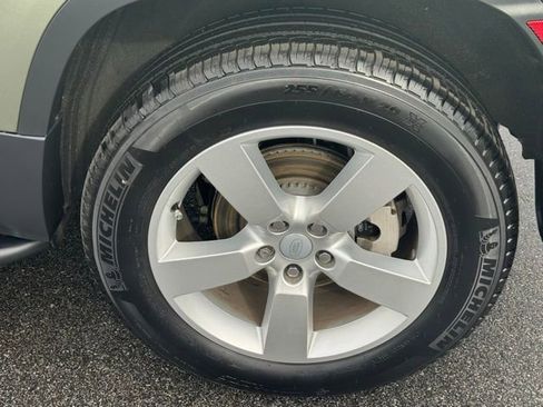 Used 2023 Land Rover Defender 90 S image 27