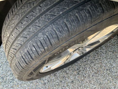 Used 2024 Ford Edge Titanium image 19