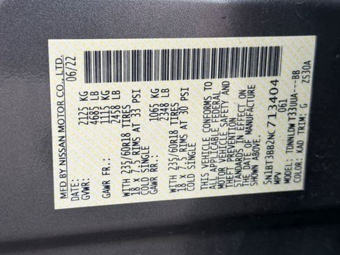 Used 2022 Nissan Rogue SV image 2