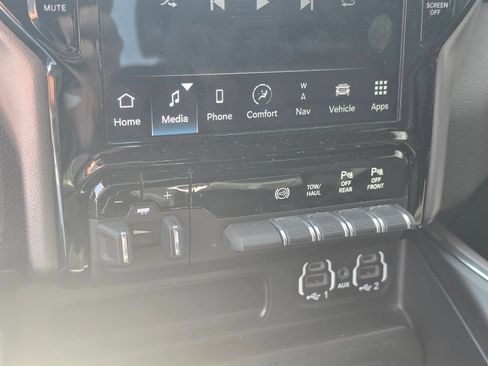 Used 2023 RAM 2500 Laramie AWD/4WD image 13