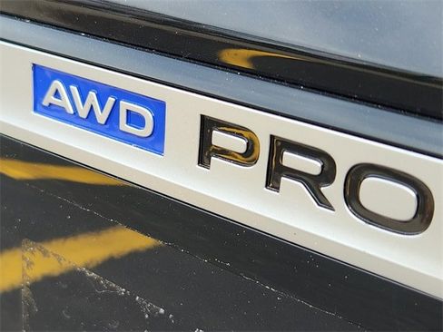 New 2025 Volkswagen ID.4 Pro image 30