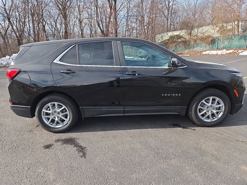 Used 2024 Chevrolet Equinox LT image 2