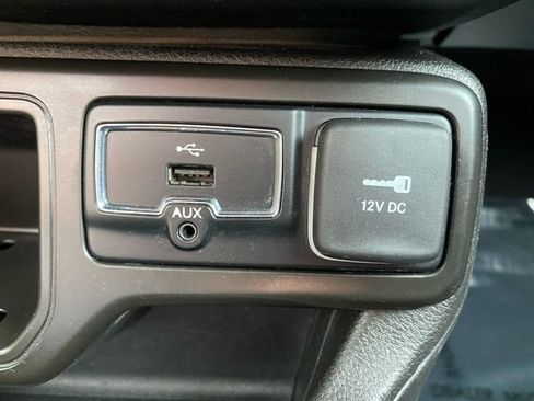 Used 2020 Jeep Renegade Latitude image 28