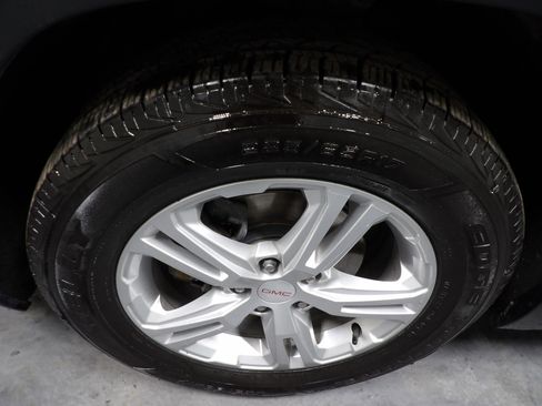 Used 2020 GMC Terrain SLE w/ Driver Convenience Package image 26