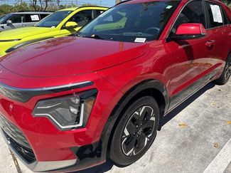 Used 2024 Kia Niro Wave video 1