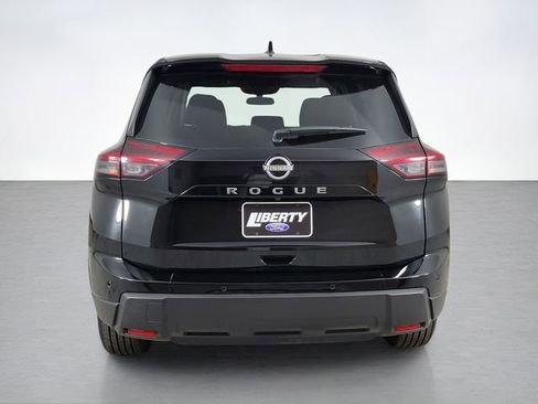 Used 2026 Nissan Rogue SV FWD image 4