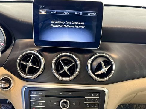 Used 2019 Mercedes-Benz GLA 250 GLA 250 4MATIC SUV w/ Convenience Package image 13