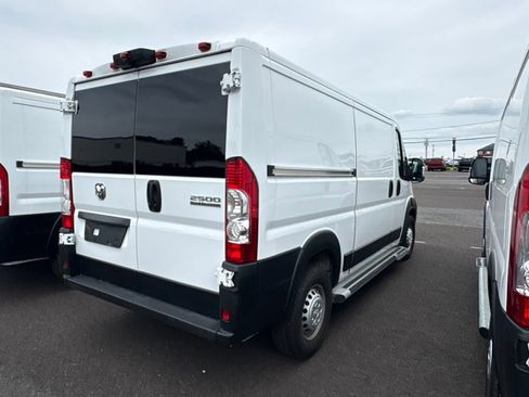 Used 2025 RAM ProMaster 2500 w/ U-Haul Equipment Group FWD image 3