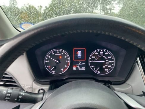 Used 2021 Subaru Outback Premium image 24