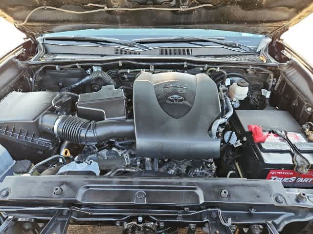 Used 2022 Toyota Tacoma SR AWD/4WD image 12