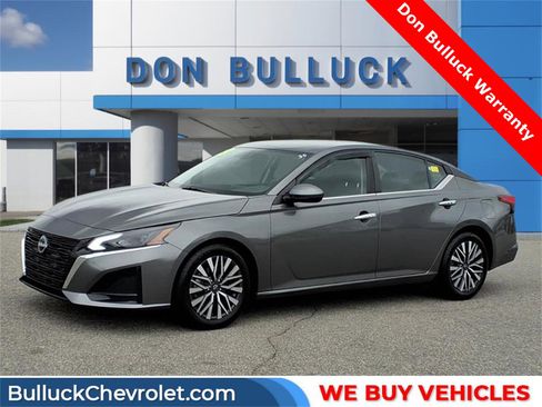 Used 2023 Nissan Altima 2.5 SV image 1