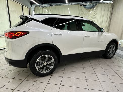 Used 2023 Chevrolet Blazer LT w/ Sound & Technology Package AWD/4WD image 3