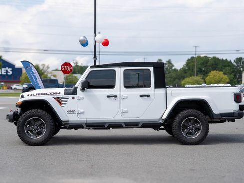 Used 2023 Jeep Gladiator Rubicon w/ Cold Weather Group AWD/4WD image 2
