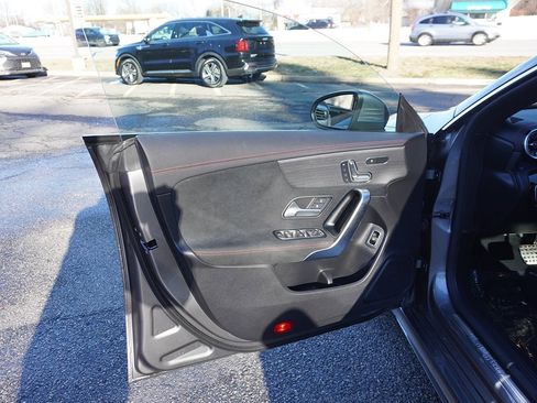 Used 2023 Mercedes-Benz CLA 250 4MATIC image 23