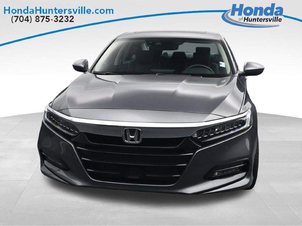 Used 2018 Honda Accord Touring image 2