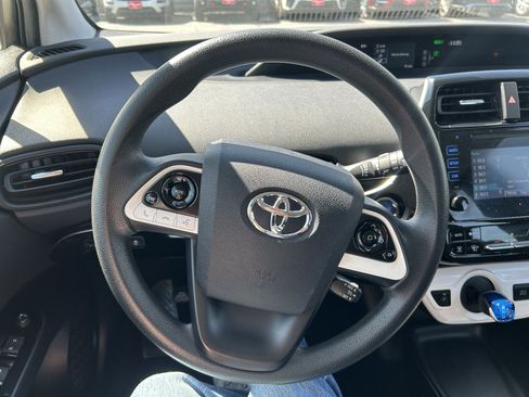 Used 2016 Toyota Prius Two FWD image 18