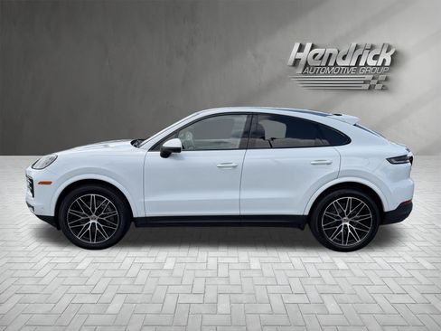 Used 2024 Porsche Cayenne Coupe AWD/4WD image 7